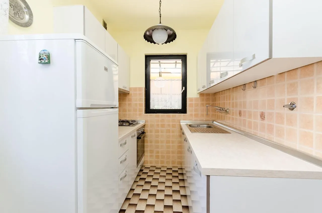Apartments Dragutin Medulin 0*,